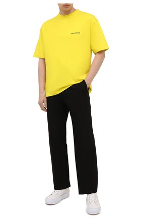 Мужская хлопковая футболка BALENCIAGA желтого цвета по цене 43150 руб., арт. 612966/TIVG5 | Фото 2 Мужская хлопковая футболка BALENCIAGA желтого цвета, арт. 612966/TIVG5 | Фото 2 (Материал внешний: Хлопок; Длина (для топов): Укороченные; Стили: Спорт-шик, Гранж; Рукава: Короткие; Принт: С принтом)