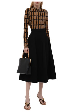 Женская юбка ALEXANDER MCQUEEN черного цвета по цене 123000 руб., арт. 667829/Q1AVN | Фото 2 Женская юбка ALEXANDER MCQUEEN черного цвета, арт. 667829/Q1AVN | Фото 2 (Материал внешний: Синтетический материал, Вискоза; Длина Ж (юбки, платья, шорты): Миди; Женское Кросс-КТ: Юбка-одежда; Стили: Романтичный)