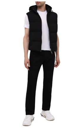 Мужской пуховый жилет GIORGIO ARMANI черного цвета по цене 114500 руб., арт. 0WGGK01L/T00AP | Фото 2 Мужской пуховый жилет GIORGIO ARMANI черного цвета, арт. 0WGGK01L/T00AP | Фото 2