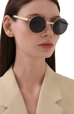Женские солнцезащитные очки VERSACE золотого цвета по цене 21650 руб., арт. 2210-100281 | Фото 2 Женские солнцезащитные очки VERSACE золотого цвета, арт. 2210-100281 | Фото 2