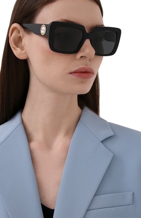 Женские солнцезащитные очки VERSACE черного цвета по цене 20750 руб., арт. 4384B-GB1/87 | Фото 2 Женские солнцезащитные очки VERSACE черного цвета, арт. 4384B-GB1/87 | Фото 2