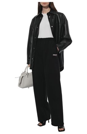 Женские хлопковые брюки BALENCIAGA черного цвета по цене 63600 руб., арт. 641602/TKVI9 | Фото 2 Женские хлопковые брюки BALENCIAGA черного цвета, арт. 641602/TKVI9 | Фото 2