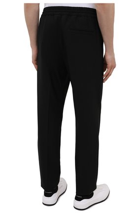 Мужские шерстяные брюки VERSACE черного цвета, арт. 1001015/1A00899 | Фото 4 (Материал внешний: Шерсть; Длина (брюки, джинсы): Стандартные; Случай: Повседневный; Стили: Кэжуэл)