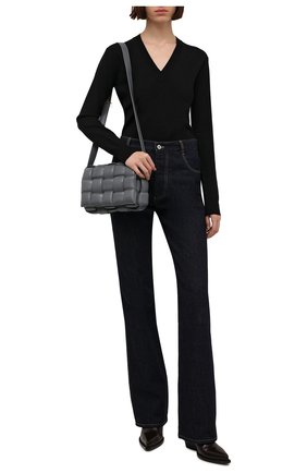 Женский шерстяной пуловер BOTTEGA VENETA черного цвета по цене 66300 руб., арт. 668585/V0ZY0 | Фото 2 Женский шерстяной пуловер BOTTEGA VENETA черного цвета, арт. 668585/V0ZY0 | Фото 2 (Материал внешний: Шерсть; Длина (для топов): Стандартные; Женское Кросс-КТ: Пуловер-одежда; Рукава: Длинные; Стили: Гламурный)