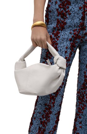 Женская сумка mini BOTTEGA VENETA белого цвета по цене 95450 руб., арт. 629635/VCP41 | Фото 2 Женская сумка mini BOTTEGA VENETA белого цвета, арт. 629635/VCP41 | Фото 2
