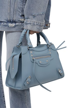 Женская сумка neo classic city s BALENCIAGA голубого цвета по цене 167000 руб., арт. 638521/15Y4Y | Фото 2 Женская сумка neo classic city s BALENCIAGA голубого цвета, арт. 638521/15Y4Y | Фото 2 (Материал: Натуральная кожа; Сумки-технические: Сумки top-handle; Ремень/цепочка: На ремешке; Размер: medium)
