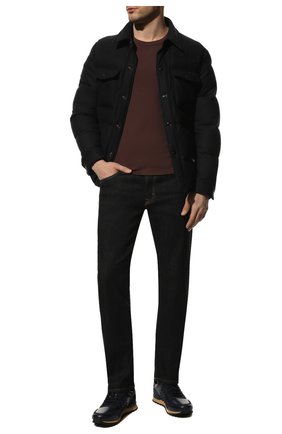 Мужская пуховая куртка TOM FORD темно-синего цвета по цене 320500 руб., арт. BY021/TF0317 | Фото 2 Мужская пуховая куртка TOM FORD темно-синего цвета, арт. BY021/TF0317 | Фото 2 (Материал внешний: Шерсть, Кашемир; Длина (верхняя одежда): Короткие; Стили: Кэжуэл; Кросс-КТ: Куртка; Рукава: Длинные; Материал подклада: Синтетический материал; Мужское Кросс-КТ: пуховик-короткий; Материал утеплителя: Пух и перо)