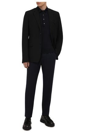 Мужское шерстяное поло TOM FORD темно-синего цвета по цене 71650 руб., арт. BYM94/TFK132 | Фото 2 Мужское шерстяное поло TOM FORD темно-синего цвета, арт. BYM94/TFK132 | Фото 2 (Материал внешний: Шерсть; Длина (для топов): Стандартные; Рукава: Длинные; Кросс-КТ: Трикотаж; Стили: Кэжуэл; Застежка: Пуговицы)