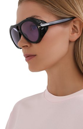 Женские солнцезащитные очки TOM FORD черного цвета по цене 37900 руб., арт. TF882 | Фото 2 Женские солнцезащитные очки TOM FORD черного цвета, арт. TF882 | Фото 2