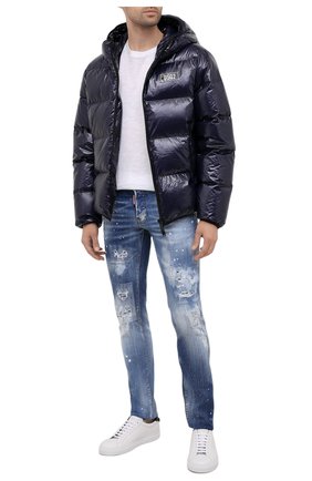 Мужские джинсы DSQUARED2 голубого цвета по цене 71950 руб., арт. S74LB0972/S30342 | Фото 2 Мужские джинсы DSQUARED2 голубого цвета, арт. S74LB0972/S30342 | Фото 2 (Длина (брюки, джинсы): Стандартные; Материал внешний: Хлопок; Силуэт М (брюки): Узкие; Детали: Потертости; Кросс-КТ: Деним; Стили: Гранж)
