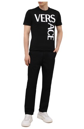Мужская хлопковая футболка VERSACE черного цвета по цене 28400 руб., арт. 1001288/1A00922 | Фото 2 Мужская хлопковая футболка VERSACE черного цвета, арт. 1001288/1A00922 | Фото 2
