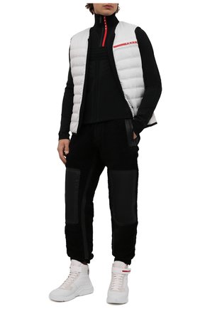 Мужские кожаные кроссовки polarius 19 lr PRADA белого цвета по цене 85000 руб., арт. 4T3535-HEC-F0009 | Фото 2 Мужские кожаные кроссовки polarius 19 lr PRADA белого цвета, арт. 4T3535-HEC-F0009 | Фото 2 (Подошва: Массивная; Стили: Гранж)
