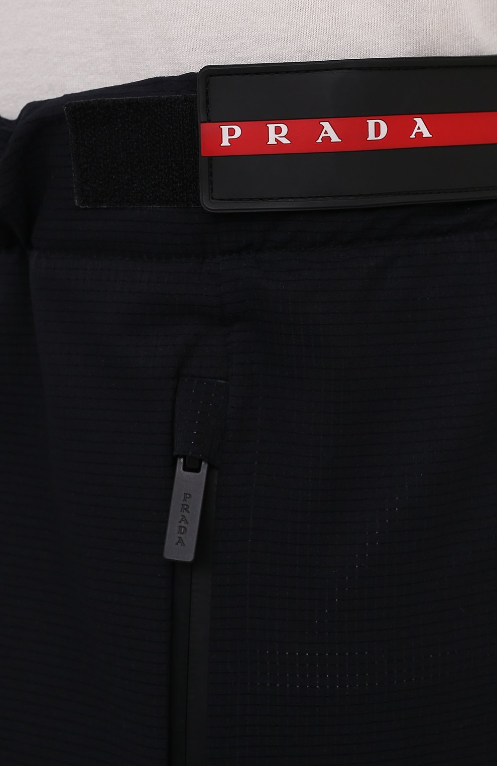 Мужские джоггеры PRADA черного цвета, арт. SPH61-1T2Z-F0002-201 | Фото 5 (Длина (брюки, джинсы): Стандартные; Материал внешний: Синтетический материал; Силуэт М (брюки): Джоггеры; Стили: Кэжуэл)