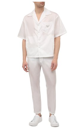 Мужская рубашка PRADA белого цвета по цене 76000 руб., арт. SC449-1WQ8-F0009-182 | Фото 2 Мужская рубашка PRADA белого цвета, арт. SC449-1WQ8-F0009-182 | Фото 2