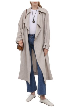 Женский льняной плащ LOW CLASSIC бежевого цвета по цене 59750 руб., арт. L0W21SS_CT03BE | Фото 2 Женский льняной плащ LOW CLASSIC бежевого цвета, арт. L0W21SS_CT03BE | Фото 2 (Рукава: Длинные; Материал внешний: Лен; Стили: Кэжуэл, Классический; Длина (верхняя одежда): Длинные)