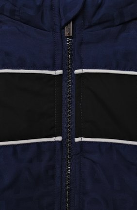 Детского куртка EMPORIO ARMANI синего цвета по цене 18150 руб., арт. 6KHBP9/1NWEZ | Фото 3 Детского куртка EMPORIO ARMANI синего цвета, арт. 6KHBP9/1NWEZ | Фото 3 (Рукава: Длинные; Кросс-КТ НВ: Верхняя одежда-одежда, Куртки; Материал внешний: Синтетический материал; Материал подклада: Хлопок; Ростовка одежда: 9 мес | 74 см, 12 мес | 80 см, 24 мес | 92 см, 36 мес | 98 см)