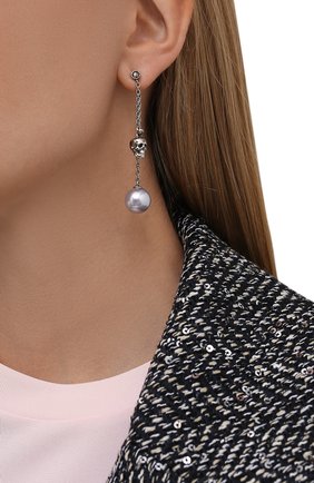 Женские серьги ALEXANDER MCQUEEN серебряного цвета по цене 36950 руб., арт. 651156/J160X | Фото 2 Женские серьги ALEXANDER MCQUEEN серебряного цвета, арт. 651156/J160X | Фото 2