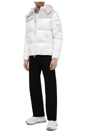 Мужская пуховая куртка ELEVENTY белого цвета, арт. D70GBTD03 NYL0D001 | Фото 2 (Материал внешний: Синтетический материал; Длина (верхняя одежда): Короткие; Мужское Кросс-КТ: пуховик-короткий; Стили: Кэжуэл; Материал подклада: Синтетический материал; Кросс-КТ: Куртка; Рукава: Длинные; Материал утеплителя: Пух и перо)