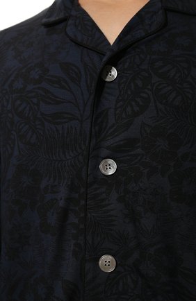 Мужская пижама DEREK ROSE темно-синего цвета, арт. 4070-L0ND003 | Фото 7 (Рукава: Длинные; Длина (брюки, джинсы): Стандартные; Кросс-КТ: домашняя одежда; Материал внешний: Синтетический материал; Длина (для топов): Стандартные)