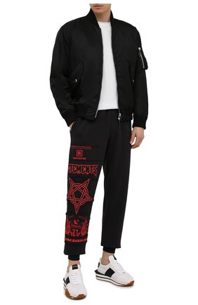 Мужские хлопковые джоггеры VETEMENTS черного цвета по цене 85750 руб., арт. UA52PA350R 1606/M | Фото 2 Мужские хлопковые джоггеры VETEMENTS черного цвета, арт. UA52PA350R 1606/M | Фото 2