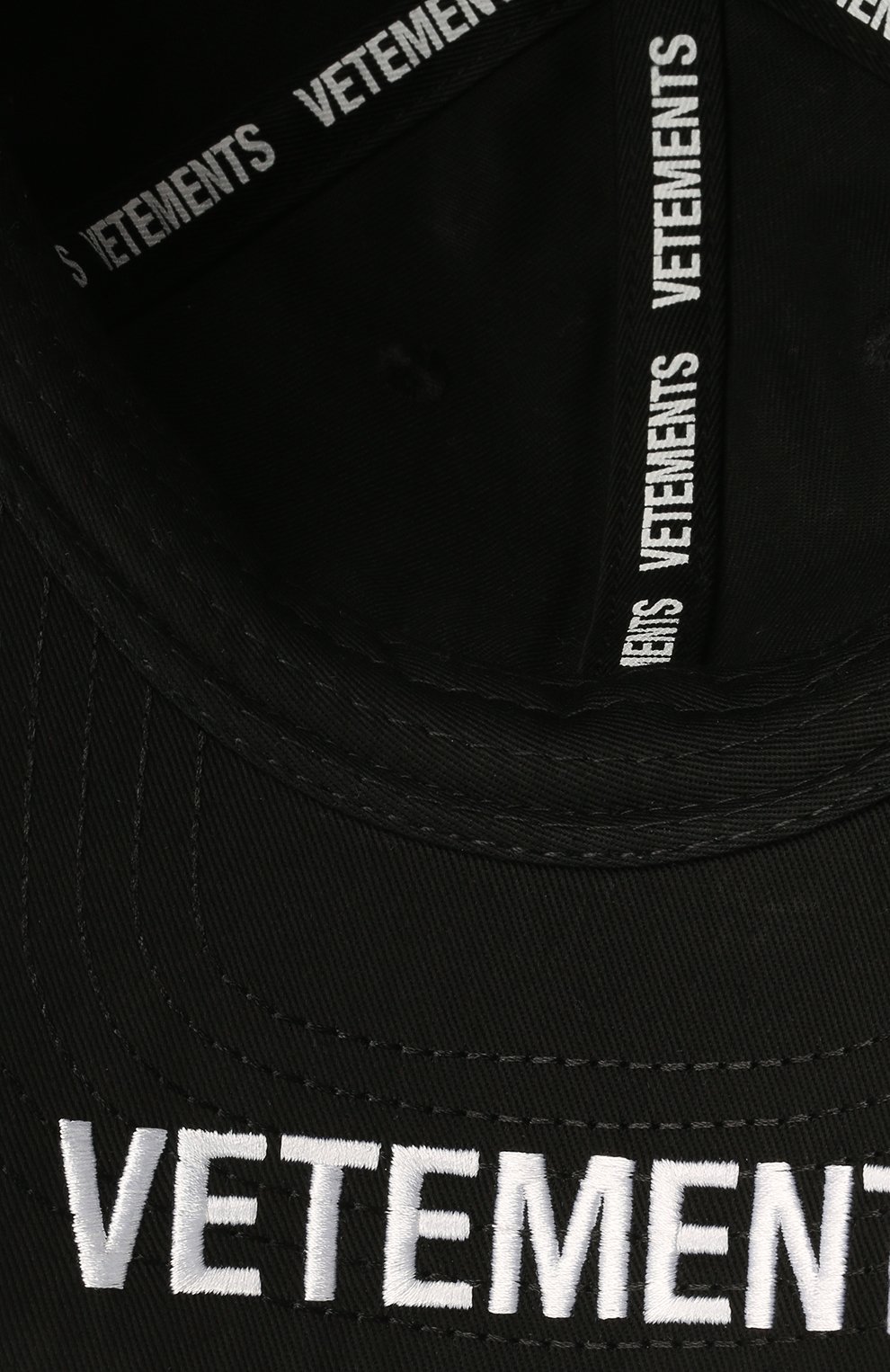 Мужской хлопковая бейсболка VETEMENTS черного цвета по цене 24650 руб., арт. UA52CA500B 1052/M | Фото 4 Мужской хлопковая бейсболка VETEMENTS черного цвета, арт. UA52CA500B 1052/M | Фото 4