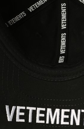 Мужской хлопковая бейсболка VETEMENTS черного цвета по цене 24650 руб., арт. UA52CA500B 1052/M | Фото 4 Мужской хлопковая бейсболка VETEMENTS черного цвета, арт. UA52CA500B 1052/M | Фото 4