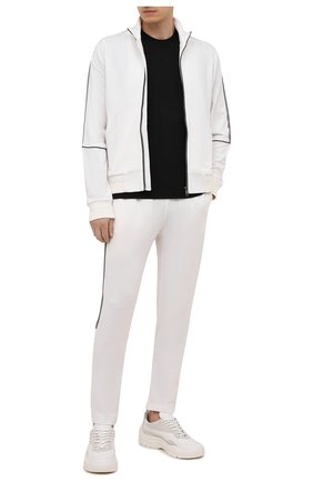 Мужская шерстяная футболка Z ZEGNA черного цвета по цене 28900 руб., арт. VY390/ZZT678 | Фото 2 Мужская шерстяная футболка Z ZEGNA черного цвета, арт. VY390/ZZT678 | Фото 2 (Длина (для топов): Стандартные; Материал внешний: Шерсть; Рукава: Короткие; Принт: Без принта; Стили: Кэжуэл)