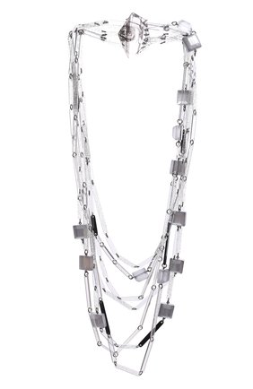 Женское колье GIORGIO ARMANI серого цвета по цене 99500 руб., арт. 61C050/1A700 | Фото 1 Женское колье GIORGIO ARMANI серого цвета, арт. 61C050/1A700 | Фото 1