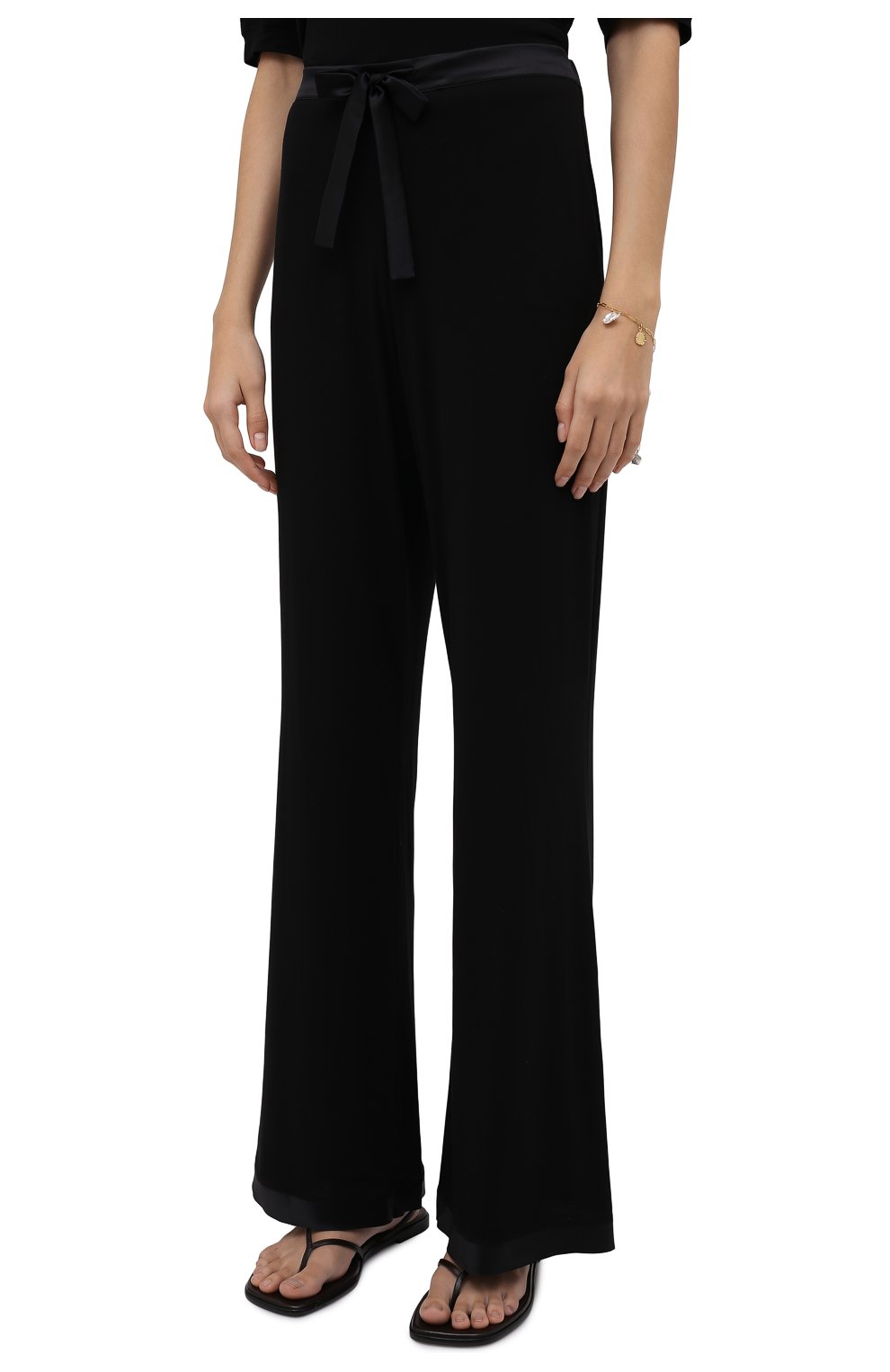 Женская пижама I.D. SARRIERI черного цвета, арт. L9534-L9570 | Фото 4 (Длина Ж (юбки, платья, шорты): Мини; Длина (брюки, джинсы): Стандартные; Рукава: Короткие; Материал внешний: Синтетический материал; Длина (для топов): Стандартные)
