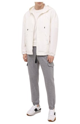 Мужские шерстяные джоггеры ERMENEGILDO ZEGNA серого цвета по цене 95650 руб., арт. UVI11/TT15 | Фото 2 Мужские шерстяные джоггеры ERMENEGILDO ZEGNA серого цвета, арт. UVI11/TT15 | Фото 2 (Материал внешний: Шерсть; Силуэт М (брюки): Джоггеры; Мужское Кросс-КТ: Брюки-трикотаж; Стили: Спорт-шик; Длина (брюки, джинсы): Стандартные)