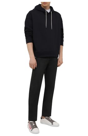 Мужские кожаные кеды cassetta icon DSQUARED2 белого цвета по цене 45100 руб., арт. SNM0188 13220001 | Фото 2 Мужские кожаные кеды cassetta icon DSQUARED2 белого цвета, арт. SNM0188 13220001 | Фото 2 (Материал внутренний: Натуральная кожа; Материал внешний: Кожа; Материал утеплителя: Без утеплителя; Длина стельки: 29,5, 27,8; Стили: Классический)