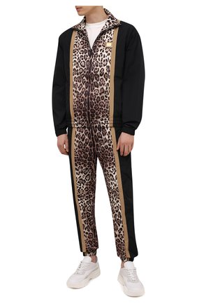 Мужские джоггеры DOLCE & GABBANA леопардового цвета по цене 85500 руб., арт. GWJPAZ/G7YRU | Фото 2 Мужские джоггеры DOLCE & GABBANA леопардового цвета, арт. GWJPAZ/G7YRU | Фото 2 (Материал внешний: Синтетический материал; Материал подклада: Синтетический материал; Длина (брюки, джинсы): Стандартные; Силуэт М (брюки): Джоггеры; Стили: Гламурный)