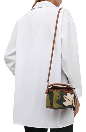 Женская сумка puzzle loewe x paula's ibiza LOEWE зеленого цвета по цене 1760000 тенге, арт. A510U95X39 | Фото 5 Женская сумка puzzle loewe x paula's ibiza LOEWE зеленого цвета, арт. A510U95X39 | Фото 5 (Сумки-технические: Сумки top-handle; Материал: Натуральная кожа; Размер: mini; Ремень/цепочка: На ремешке)