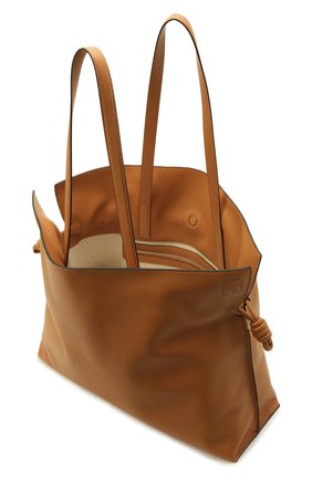 Женский сумка flamenco xl LOEWE светло-коричневого цвета по цене 2620000 тенге, арт. A411X12X02 | Фото 5 Женский сумка flamenco xl LOEWE светло-коричневого цвета, арт. A411X12X02 | Фото 5 (Сумки-технические: Сумки-шопперы; Материал: Натуральная кожа; Размер: large)