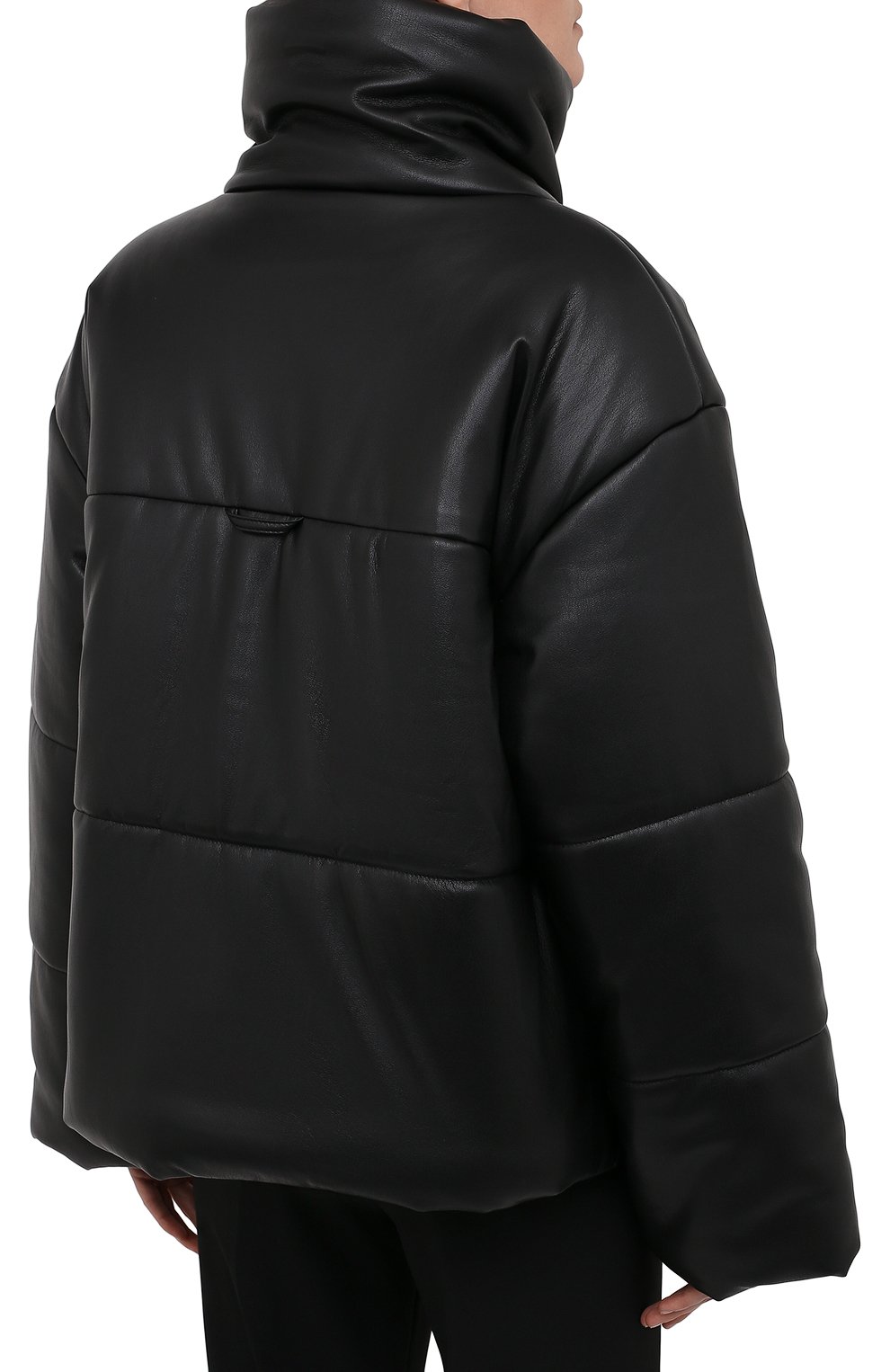 Жен ская утепленная куртка из экокожи NANUSHKA черного цвета, арт. NW20CRJK01899 | Фото 4 (Кросс-КТ: Куртка, Утепленный; Рукава: Длинные; Материал внешний: Синтетический материал; Стили: Спорт-шик; Материал подклада: Синтетический материал; Длина (верхняя одежда): Короткие)