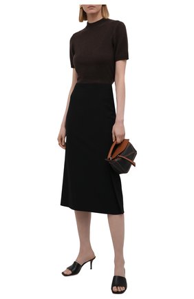 Женская шерстяная юбка LORO PIANA черного цвета по цене 146000 руб., арт. FAL8031 | Фото 2 Женская шерстяная юбка LORO PIANA черного цвета, арт. FAL8031 | Фото 2 (Материал подклада: Шелк; Материал внешний: Шерсть; Длина Ж (юбки, платья, шорты): Миди; Женское Кросс-КТ: Юбка-одежда; Стили: Кэжуэл)
