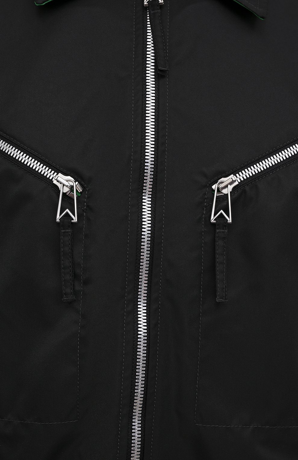Мужская куртка BOTTEGA VENETA черного цвета, арт. 666543/VKIL0 | Фото 5 (Кросс-КТ: Куртка, Ветровка; Рукава: Длинные; Материал внешний: Синтетический материал; Длина (верхняя одежда): Короткие; Стили: Минимализм)