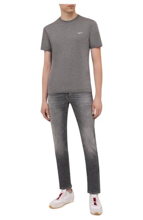 Мужская хлопковая футболка ERMENEGILDO ZEGNA серого цвета по цене 29950 руб., арт. UY526/707R | Фото 2 Мужская хлопковая футболка ERMENEGILDO ZEGNA серого цвета, арт. UY526/707R | Фото 2 (Материал внешний: Хлопок; Длина (для топов): Стандартные; Принт: Без принта; Рукава: Короткие; Стили: Кэжуэл; Региональные ограничения белый список (Axapta Mercury): RU)