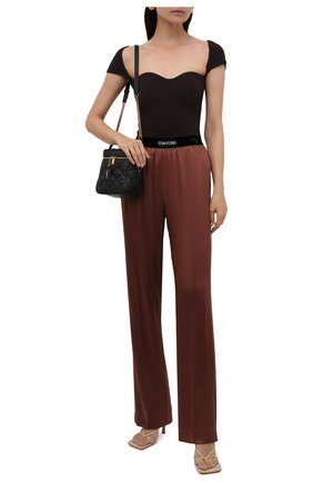 Женские шелковые брюки TOM FORD коричневого цвета по цене 57400 руб., арт. PAW397-FAX881 | Фото 2 Женские шелковые брюки TOM FORD коричневого цвета, арт. PAW397-FAX881 | Фото 2 (Длина (брюки, джинсы): Удлиненные; Материал внешний: Шелк; Силуэт Ж (брюки и джинсы): Прямые; Стили: Романтичный; Женское Кросс-КТ: Брюки-одежда)