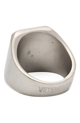 Женское кольцо VETEMENTS серебряного цвета по цене 22850 руб., арт. UA52RI400S | Фото 2 Женское кольцо VETEMENTS серебряного цвета, арт. UA52RI400S | Фото 2
