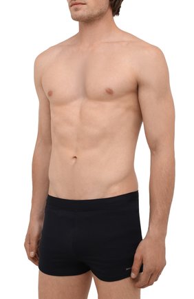 Мужские плавки-шорты CALVIN KLEIN черного цвета по цене 6145 руб., арт. KM0KM00586 | Фото 2 Мужские плавки-шорты CALVIN KLEIN черного цвета, арт. KM0KM00586 | Фото 2
