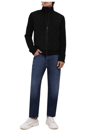 Мужской комбинированный кардиган ERMENEGILDO ZEGNA черного цвета по цене 637500 руб., арт. UVPNP/V168 | Фото 2 Мужской комбинированный кардиган ERMENEGILDO ZEGNA черного цвета, арт. UVPNP/V168 | Фото 2 (Длина (для топов): Стандартные; Рукава: Длинные; Материал подклада: Синтетический материал; Стили: Кэжуэл; Материал утеплителя: Пух и перо; Мужское Кросс-КТ: Кардиган-одежда; Материал внешний: Натуральная кожа)