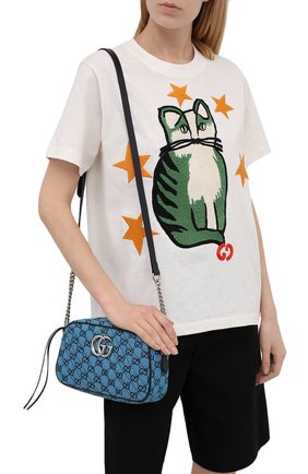 Женская сумка gg marmont 2.0 GUCCI синего цвета по цене 94600 руб., арт. 447632/2UZCN | Фото 2 Женская сумка gg marmont 2.0 GUCCI синего цвета, арт. 447632/2UZCN | Фото 2 (Сумки-технические: Сумки через плечо; Ремень/цепочка: На ремешке; Размер: small; Материал: Текстиль)