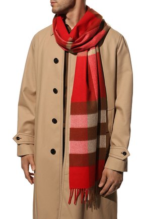 Мужской кашемировый шарф BURBERRY красного цвета по цене 43500 руб., арт. 8022348 | Фото 2 Мужской кашемировый шарф BURBERRY красного цвета, арт. 8022348 | Фото 2