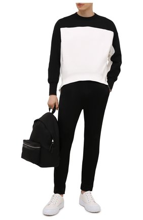 Мужские брюки из вискозы и хлопка ALEXANDER MCQUEEN черного цвета, арт. 656485/QRX52 | Фото 2 (Длина (брюки, джинсы): Стандартные; Случай: Повседневный; Материал внешний: Хлопок, Вискоза; Стили: Спорт-шик)