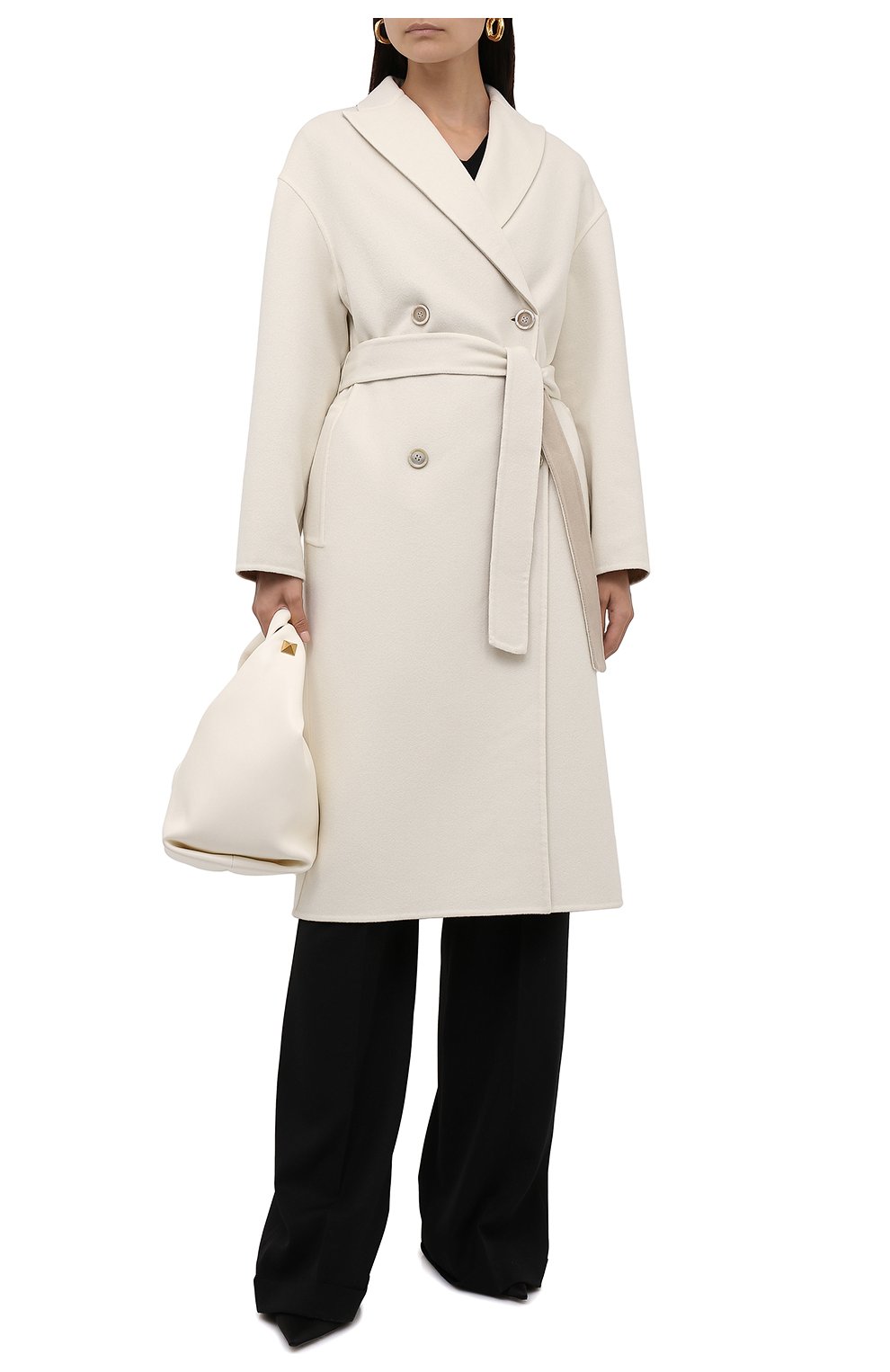 Женское кашемировое пальто BRUNELLO CUCINELLI кремвого цвета, арт. ML4549680P | Фото 2 (Материал внешний: Шерсть, Кашемир; Рукава: Длинные; Длина (верхняя одежда): Длинные; 1-2-бортные: Двубортные; Стили: Кэжуэл)