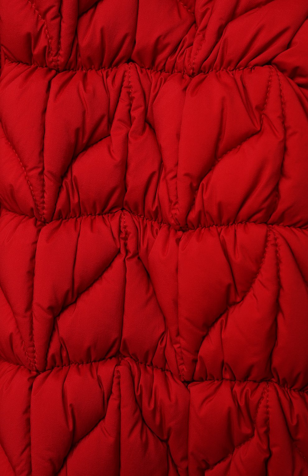Детская пуховая куртка MONCLER красного цвета, арт. G2-954-1A53M-10-53333/8-10A | Фото 3 (Кросс-КТ: Сезон: зима; Девочки Кросс-КТ: Пуховик-верхняя одежда; Рукава: Длинные; Материал внешний: Синтетический материал; Материал подклада: Синтетический материал; Материал утеплителя: Пух и перо; Ростовка одежда: 10 - 11 лет | 140 - 146см, 8 лет | 128 см)