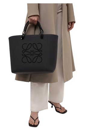 Женский сумка-тоут anagram LOEWE черного цвета по цене 139000 руб., арт. A717T23X02 | Фото 2 Женский сумка-тоут anagram LOEWE черного цвета, арт. A717T23X02 | Фото 2