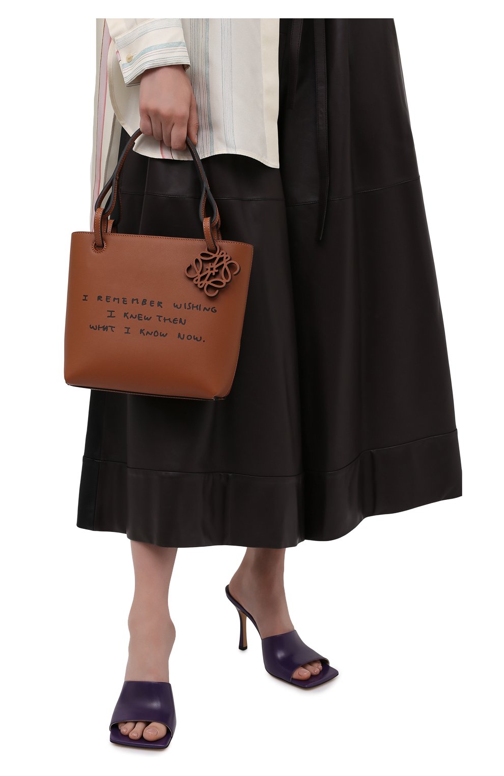 Женский сумка-тоут square LOEWE светло-коричневого цвета, арт. A711T81X02 | Фото 2 (Сумки-технические: Сумки-шопперы; Материал: Натуральная кожа; Размер: small)