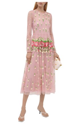 Женское платье REDVALENTINO светло-розового цвета по цене 109000 руб., арт. WR3VA19J/635 | Фото 2 Женское платье REDVALENTINO светло-розового цвета, арт. WR3VA19J/635 | Фото 2 (Материал внешний: Синтетический материал; Рукава: Длинные; Длина Ж (юбки, платья, шорты): Миди; Материал подклада: Синтетический материал; Стили: Романтичный; Женское Кросс-КТ: Платье-одежда; Случай: Вечерний)